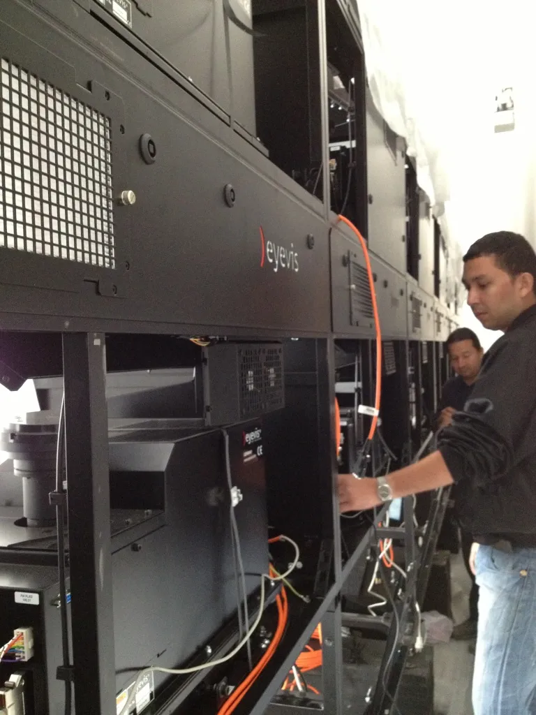 Proceso de montaje de un videowall