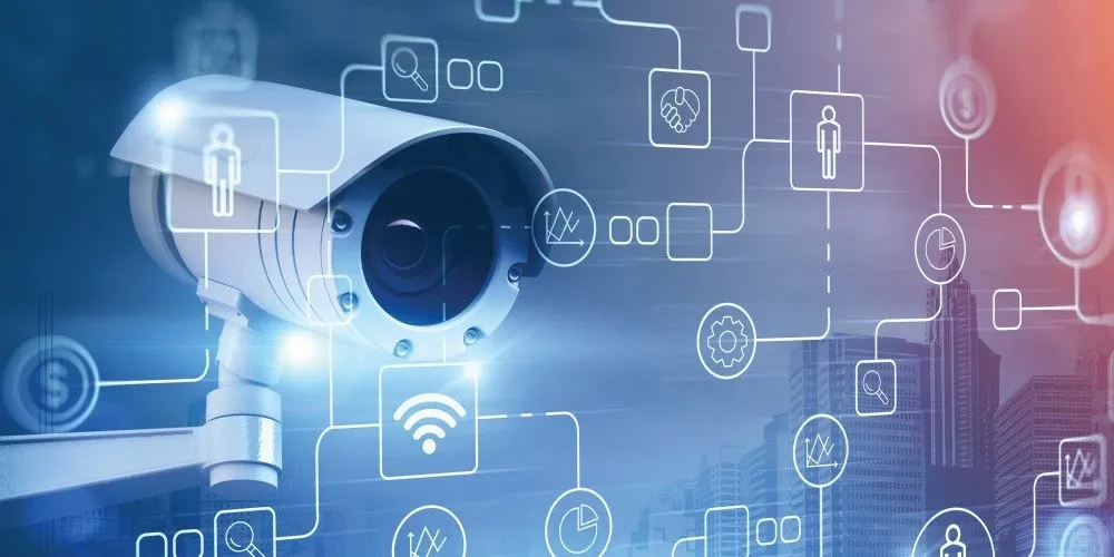 Cámara de seguridad con íconos de tecnología y analítica de video